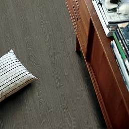 Фото - Виниловая плитка Pergo Classic Plank Optimum Click Дуб дворцовый темно-серый